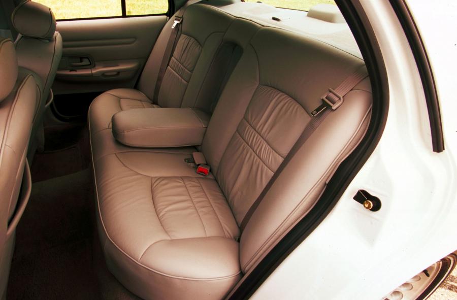  Ford Crown Victoria 1998 года  (фото 148 из 161)